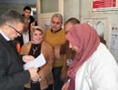 إجراء الكشف الطبى وصرف العلاج مجانى فى قافلة بقرية لجامعة كفر الشيخ