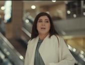 مسلسل اللون الأزرق.. حمزة يختفى فى المطار وأمنة تنجح بالعثور عليه