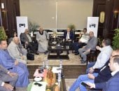 محافظ الأقصر يعقد لقاء مع نواب البرلمان لبحث التعاون فى ملف الصحة