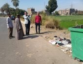 رئيس مدينة الأقصر يتابع منظومة النظافة الجديدة وزراعة 20 نخلة.. صور