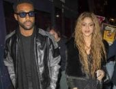 شاكيرا تسرق الأضواء مجددًا.. تفاصيل علاقتها بـ لوسيان لافيسكاونت