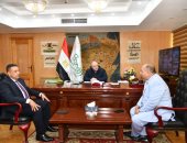 محافظ الفيوم يتابع توريد بنجر السكر