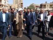 محافظ سوهاج يتفقد أعمال الرصف بمحيط المستشفى العام بتكلفة 14 مليون جنيه