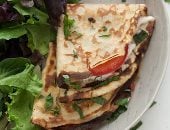 سحور 20 رمضان.. طريقة عمل كريب شوفان بالجبنة والخضار