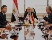 وزير الاستثمار يلتقي القائم بأعمال سفارة كوريا الجنوبية للتعاون في مجال الصناعة