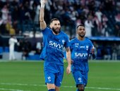 الهلال يدمر النجمة برباعية في الدوري السعودي بمشاركة دونجا