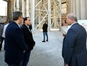 مدبولى: الدولة نجحت بتوجيهات الرئيس فى بناء منظومة متطورة لتخزين الحبوب