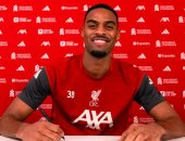 ليفربول يجدد عقد لاعبه الهولندي ريان جرافنبيرخ حتى عام 2031