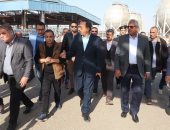 محافظ سوهاج: لن نسمح بأى محاولة احتكار سلع.. وسنردع المخالفين