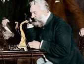 ألكسندر جراهام بيل يحصل على براءة اختراع الهاتف عام 1876 