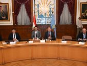 الصناعة: إنشاء مدرسة متخصصة في مجالات الرخام والجرانيت لتخريج عمالة فنية