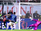 ميلان يتقدم على الإنتر بهدف إستوبينان في الشوط الأول.. فيديو