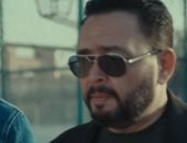 مسلسل اللون الأزرق الحلقة 4.. علي يحاول مساعدة أدهم فى العمل