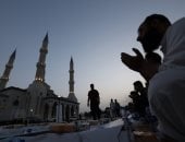 إفطار جماعي فى بيوت الرحمن.. مساجد الإمارات تستقبل الصائمين