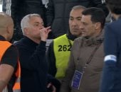 مورينيو يثير الجدل بعد طرده في قمة الدوري البرتغالي بين بنفيكا ضد بورتو