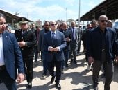 محافظ الغربية يتفقد المواقف لمتابعة تطبيق التعريفة الجديدة