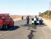 تنفيذ أعمال ترميم وإنشاء مطبات بعدة شوارع بمدينة موط بالوادى الجديد