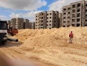 وزيرة الإسكان تتابع موقف تنفيذ مشروعات المرافق بمدينة العبور الجديدة