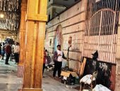 محافظة أسوان تواصل حملاتها ضد الإشغالات فى الأسواق.. صور