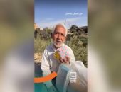 حياة كريمة تجبر بخاطر بائع منديل.. وأيمن مصطفى يهديه 20 ألف جنيه