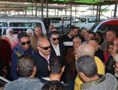 محافظ السويس يتفقد المحطة الإقليمية لسيارات الأجرة ويشدد على الالتزام بالتعريفة الجديدة