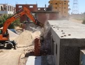 إزالة لمخالفة بناء بأحد مصانع تعبئة الخضراوات بقرية أبوسلطان بالإسماعيلية