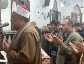 أداء صلاة التراويح وابتهالات وندوات عن فضل وأهمية الدعاء بمساجد في كفر الشيخ.. فيديو