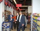 محافظ كفر الشيخ يقود حملة مفاجئة للرقابة على الأسعار بالمنافذ ومحطات الوقود