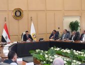 خالد هاشم يبحث مستجدات استراتيجية الصناعة