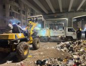 جولات مفاجئة لمحافظ الجيزة تكشف فرزا عشوائيا وحرق مخلفات.. الأنصارى: حملات مكثفة للتعامل الفورى مع تجمعات القمامة.. توسيع نطاق الأكمنة لضبط مركبات إلقاء المخلفات والرتش عشوائيا.. وغرامات مغلظة للمخالفين.. صور