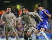 مدفع الإفطار.. هدف خادع من رونالدينيو داخل شباك تشيلسي 