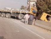 اصطدام سيارة نقل بأتوبيس على الطريق الدائرى الأوسطى