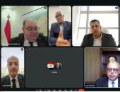 سفير مصر بالسعودية يجتمع مع بعض رموز الجالية في المملكة للإطمئنان على أحوالهم