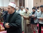 أداء صلاة التراويح وندوات عن فضل ليلة القدر بمساجد في كفر الشيخ.. فيديو