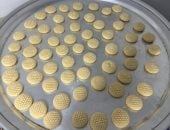 كحك العيد فى البيوت.. سيدات الشرقية يصنعن البهجة وسط لمة العائلة