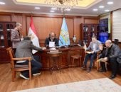محافظ كفر الشيخ يناقش عددا من الملفات الخدمية مع أعضاء مجلسي النواب والشيوخ