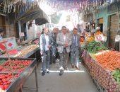 محافظ قنا يجرى جولة ميدانية مفاجئة لمتابعة أسعار السلع الغذائية