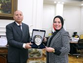 محافظ القاهرة يكرم النائبة آية عبد الرحمن لدورها في إبراز "إفطار المطرية" عالمياً
