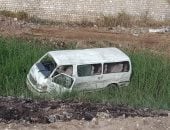 إصابة 8 أشخاص إثر انقلاب ميكروباص على الطريق الصحراوى القديم ببنى سويف