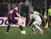 روما يقتنص تعادلا مثيرا من بولونيا في ذهاب ثمن نهائي الدوري الأوروبي.. فيديو