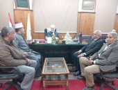 رئيس سوهاج الأزهرية يلتقى رؤساء مراكز التصحيح استعدادا للامتحانات