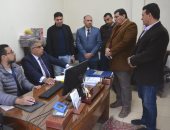 محافظ الدقهلية يتفقد إدارات الديوان العام لمتابعة انتظام العمل بملفات التصالح