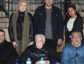 حسن شحاتة يزور نادي النصر لمتابعة حفيده في مباراة ودية .. صور