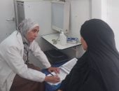 "صحة قنا" توقع الكشف الطبى على 606 مواطنين بقرية بركة بنجع حمادي