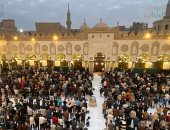 وسط أجواء رمضانية.. وكيل الأزهر يشارك الطلاب الوافدين مائدة الإفطار