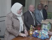 أمين مستقبل وطن سوهاج يشهد توزيع كراتين مواد غذائية على عمال النظافة بحى غرب