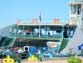 رحلة المعدية فى بورسعيد.. عبور يومى بين قارتين ومشهد بحرى فريد «صور»