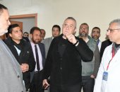 رئيس هيئة المستشفيات التعليمية يتابع ميدانيا مستشفى الأحرار التعليمي بالزقازيق