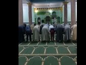 خشوع وسكينة قس صلاة التراويح بمساجد أسوان.. بث مباشر