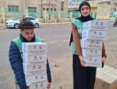 مؤسسة نبيل الكاتب عضو التحالف الوطنى توزع 4000 وجبة و2500 كرتونة بالبحيرة